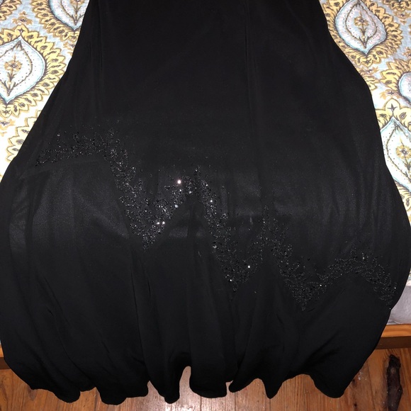 Sexy black ball gown - Picture 2 of 3